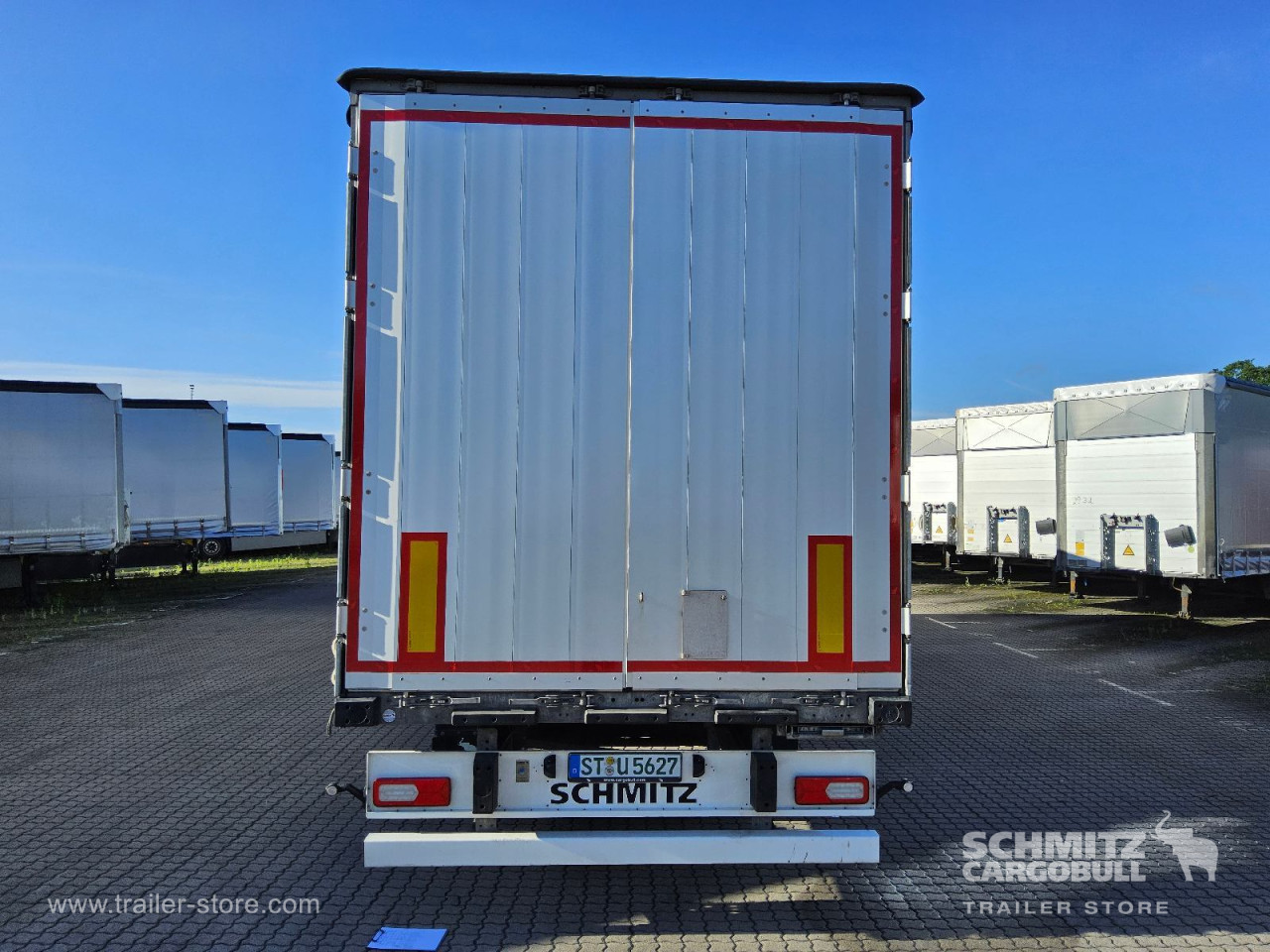 Schmitz Cargobull Curtainsider Standard Getränke 