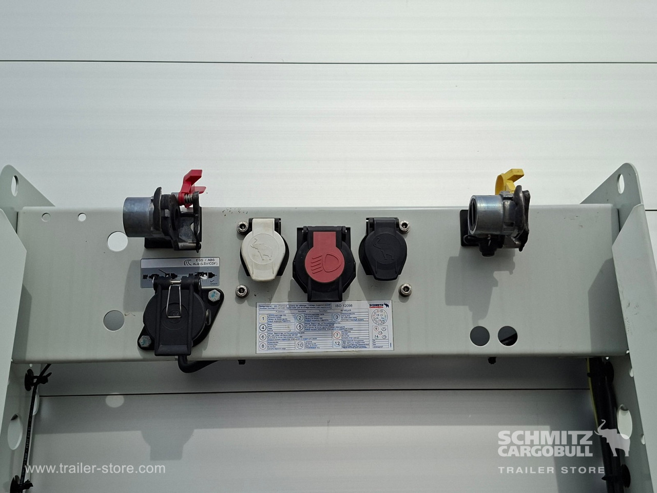 Schmitz Cargobull Curtainsider Standard Getränke 