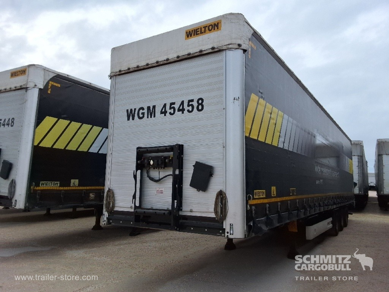 WIELTON Curtainsider Mega 