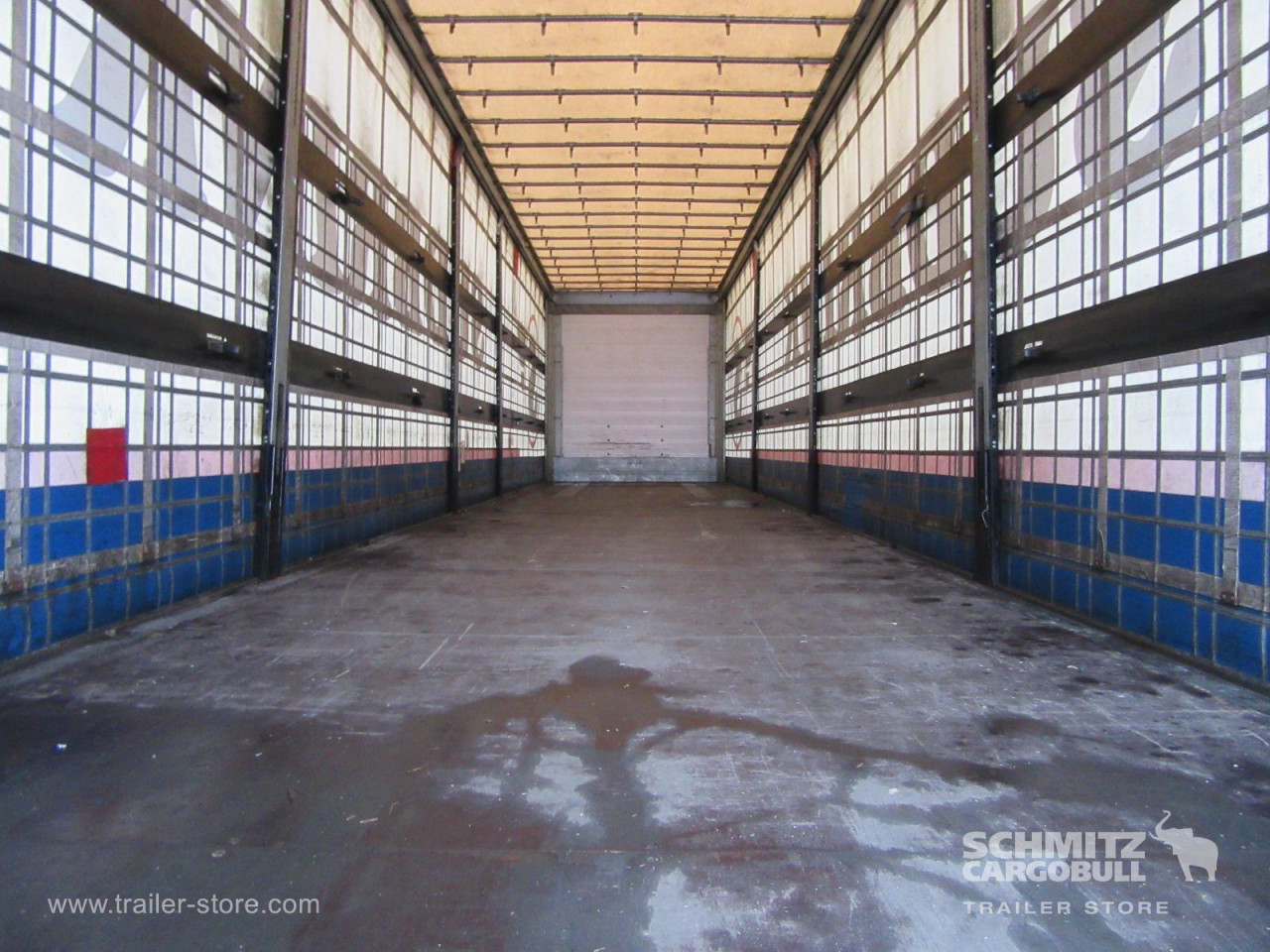Schmitz Cargobull Curtainsider Standard Getränke 