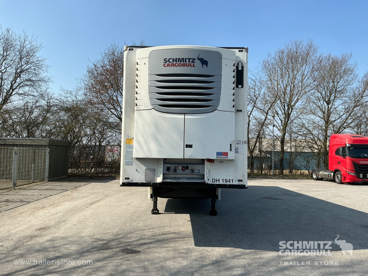 Schmitz Cargobull Reefer Meat hanging system 