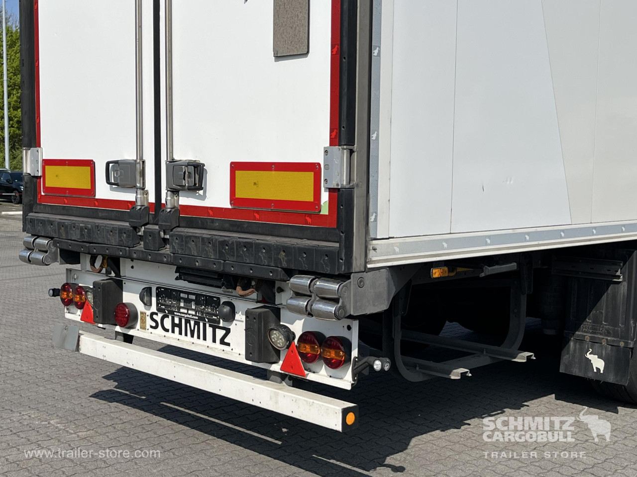 Schmitz Cargobull Tiefkühler Multitemp Doppelstock Trennwand 