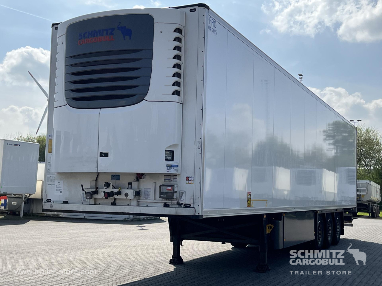 Schmitz Cargobull Tiefkühler Multitemp Doppelstock Trennwand 