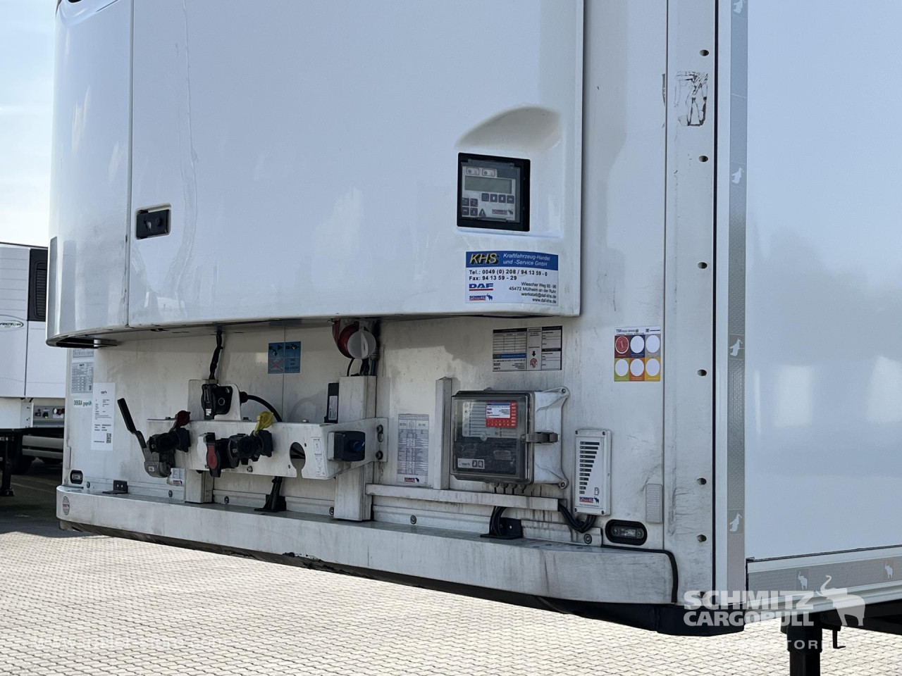 Schmitz Cargobull Tiefkühler Multitemp Doppelstock Trennwand 