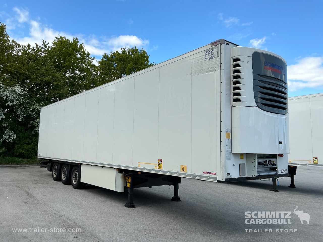 Schmitz Cargobull Reefer Meat hanging system 