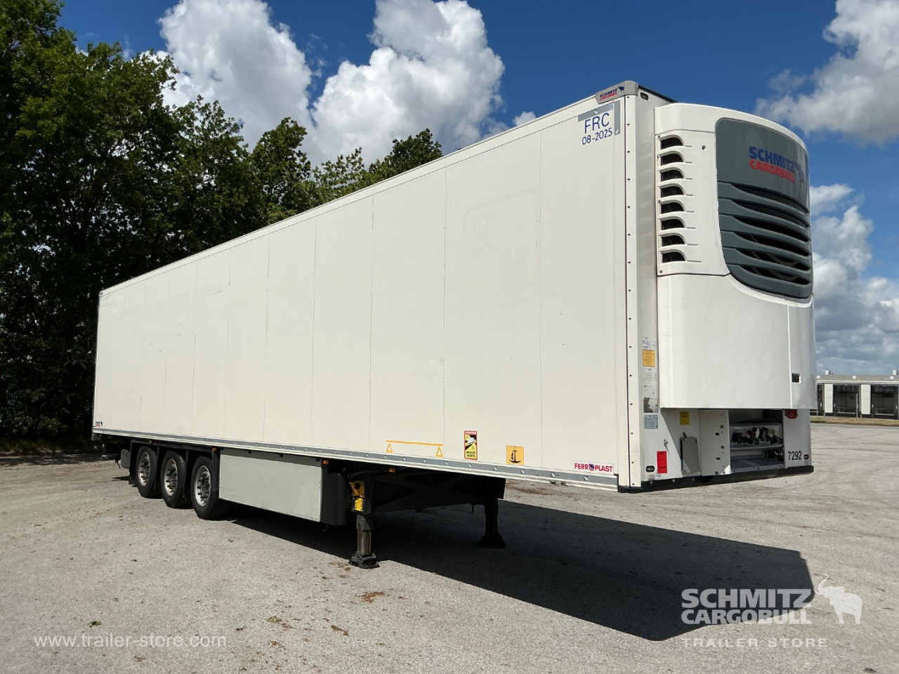 Schmitz Cargobull Reefer Meat hanging system 