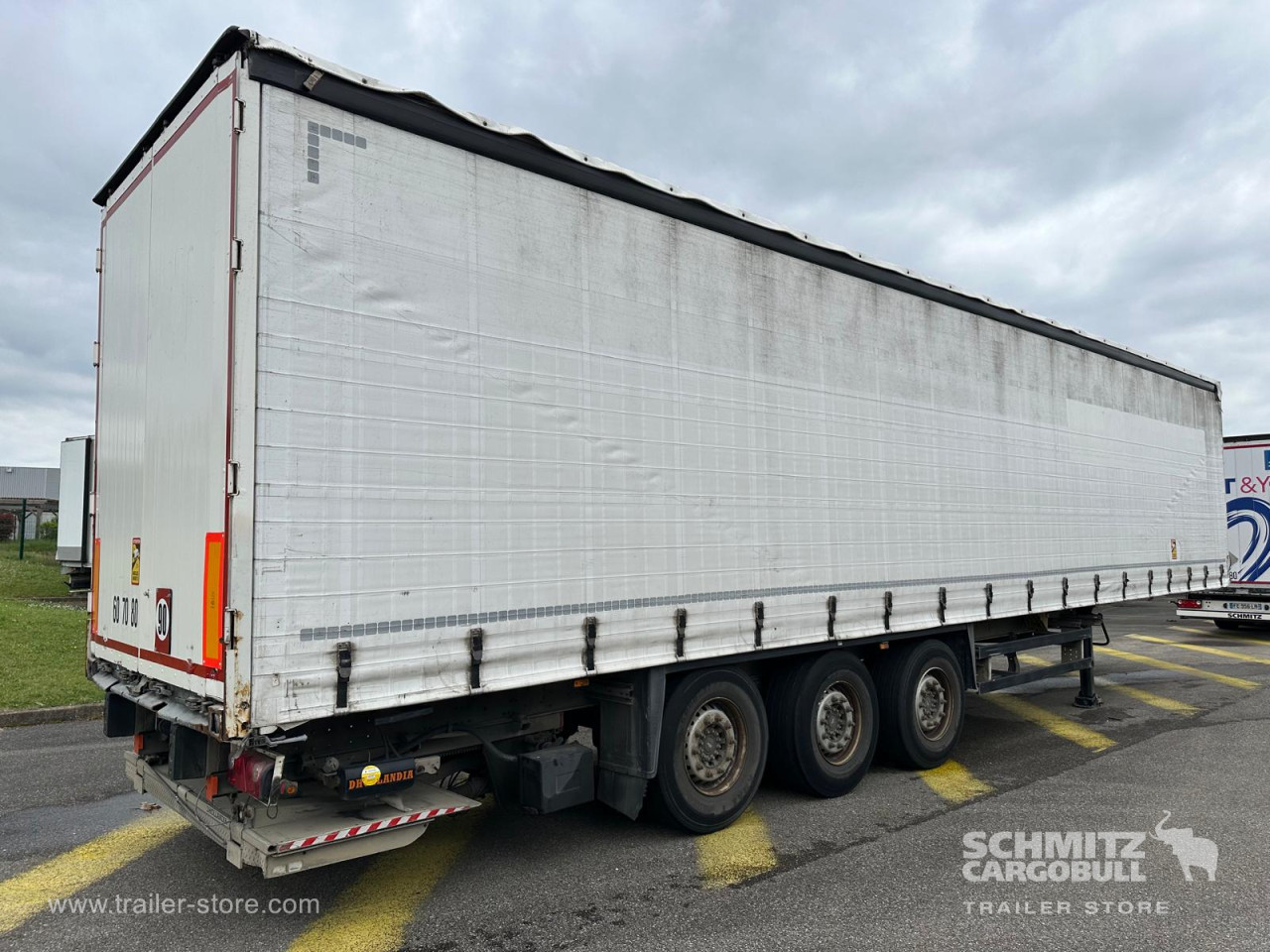 Schmitz Cargobull Semitrailer Curtainsider Standard Hayon 