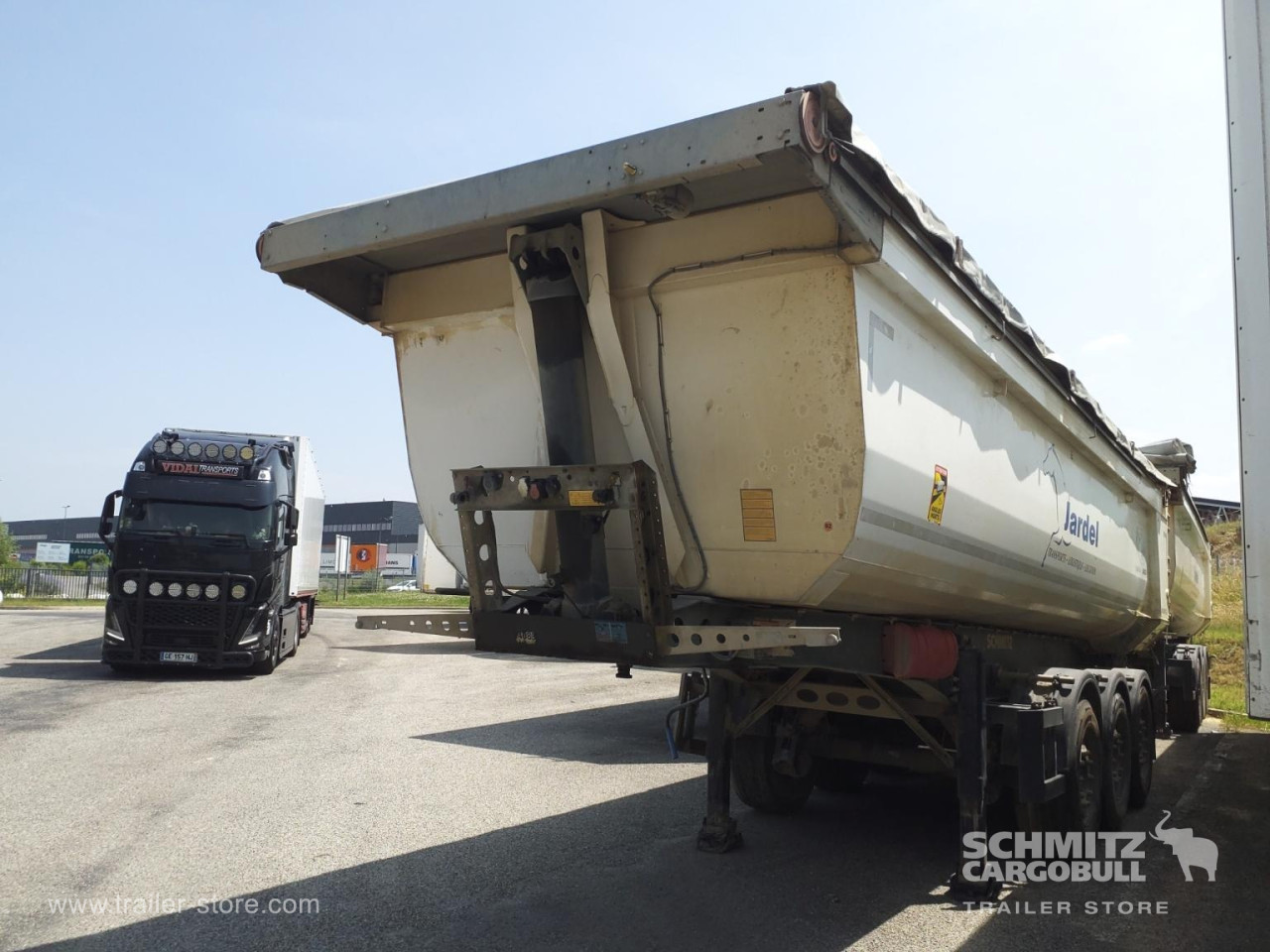 Schmitz Cargobull Semitrailer Tipper Steel half pipe body 24m³ 