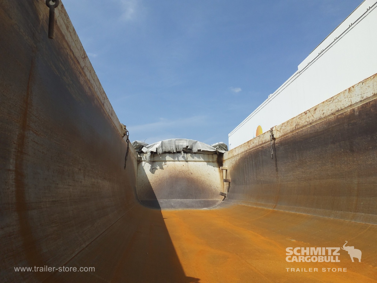 Schmitz Cargobull Semitrailer Tipper Steel half pipe body 24m³ 