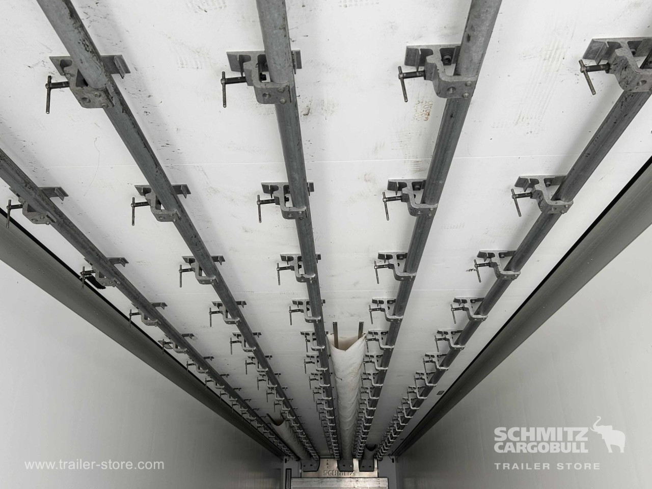 Schmitz Cargobull Reefer Meat hanging system 