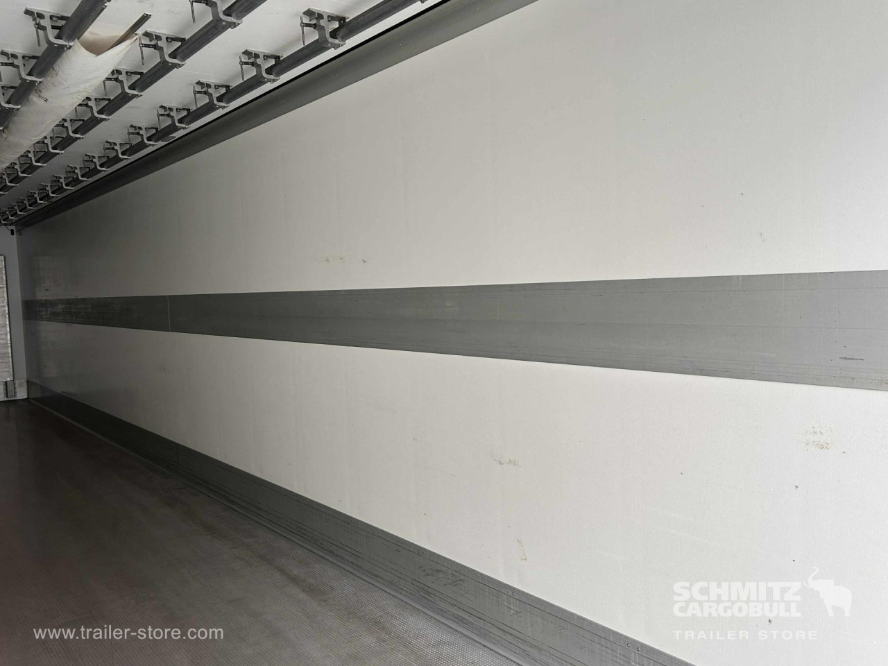 Schmitz Cargobull Reefer Meat hanging system 