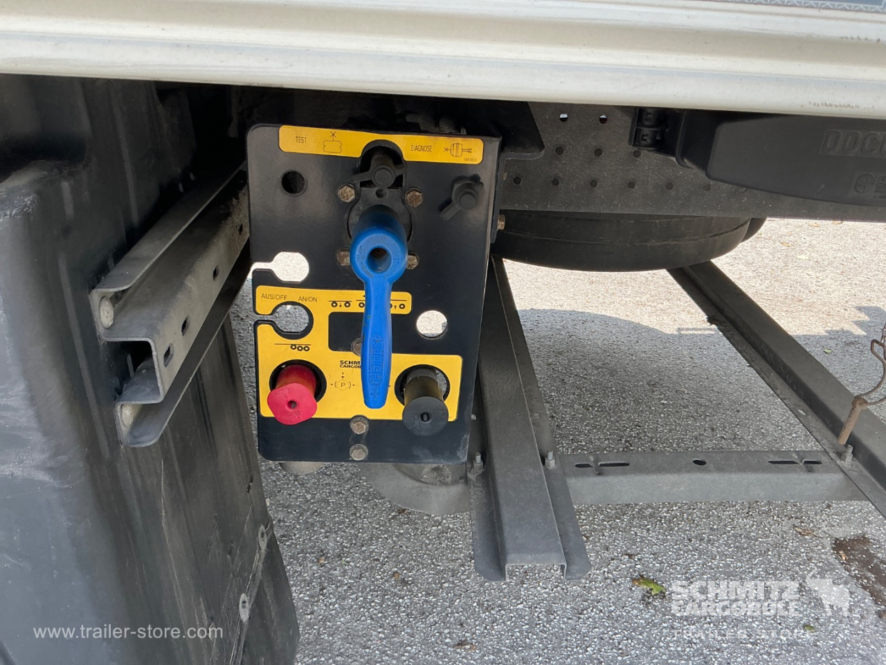 Schmitz Cargobull Reefer Meat hanging system 