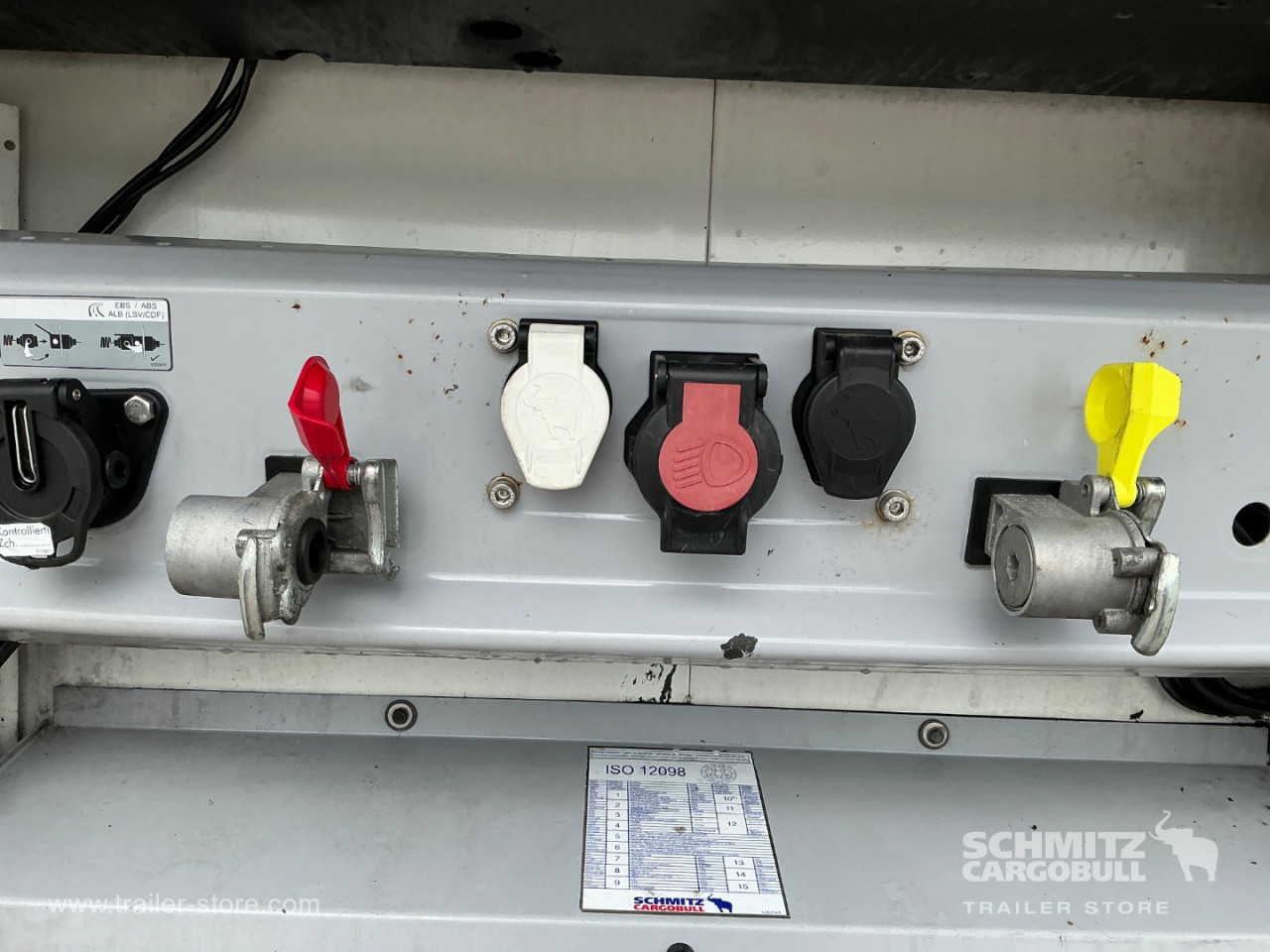 Schmitz Cargobull Reefer Meat hanging system 