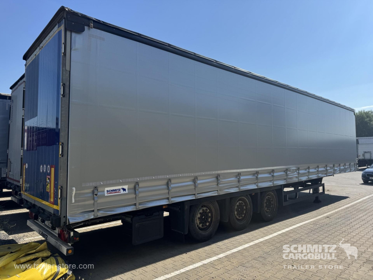 Schmitz Cargobull Curtainsider Mega 