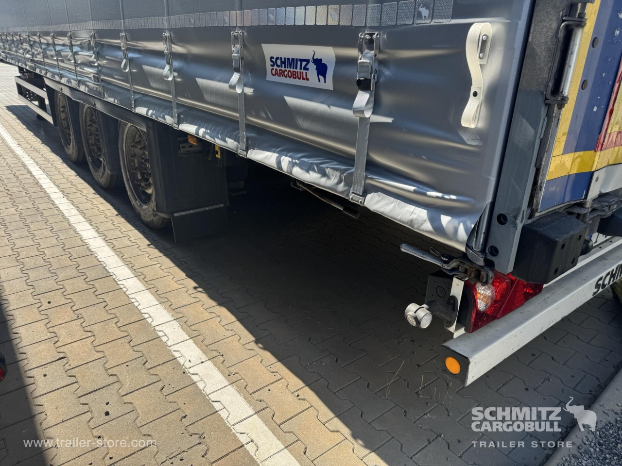 Schmitz Cargobull Curtainsider Mega 