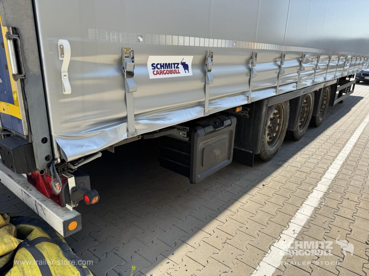 Schmitz Cargobull Curtainsider Mega 