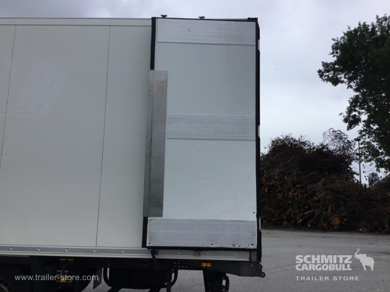 Schmitz Cargobull Reefer Meat hanging system 