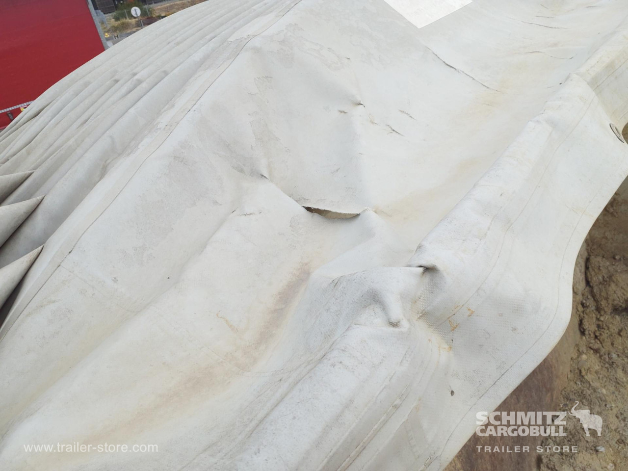 Schmitz Cargobull Semitrailer Tipper Steel half pipe body 26m³ 