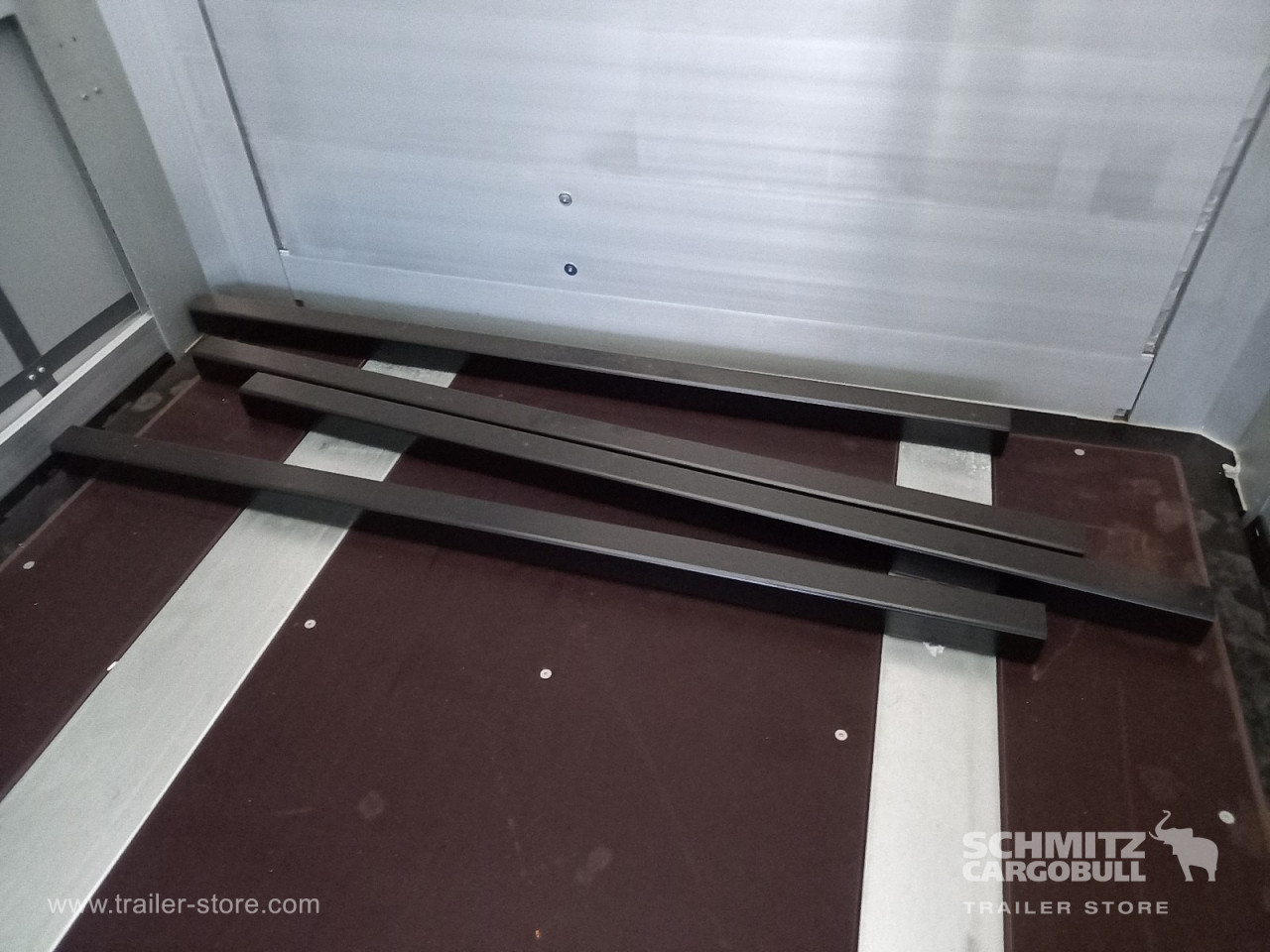 KOEGEL Curtainsider Mega 