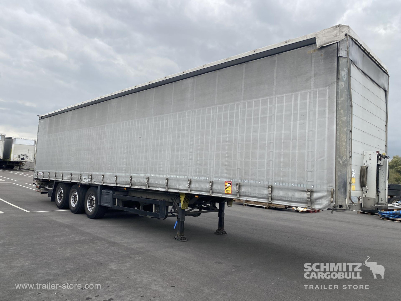 Schmitz Cargobull Semitrailer Curtainsider Standard Hayon 