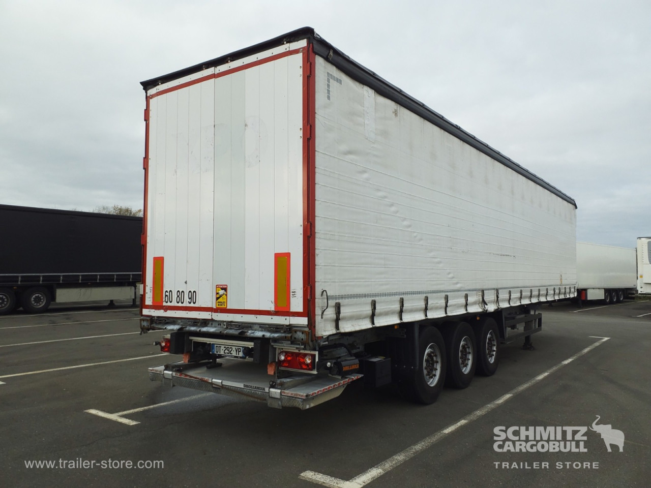 Schmitz Cargobull Semitrailer Curtainsider Standard Hayon 