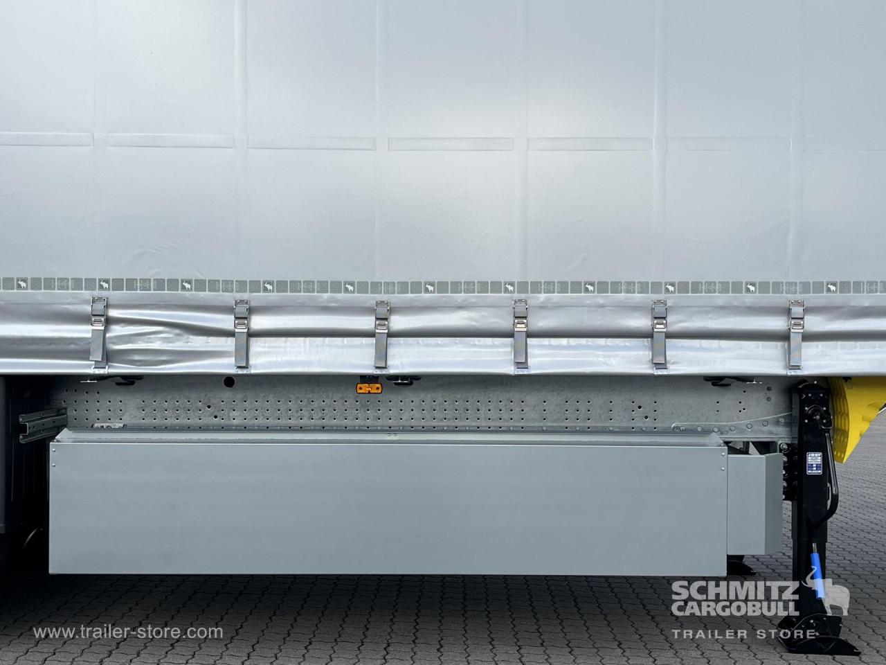 Schmitz Cargobull Curtainsider Standard Getränke 
