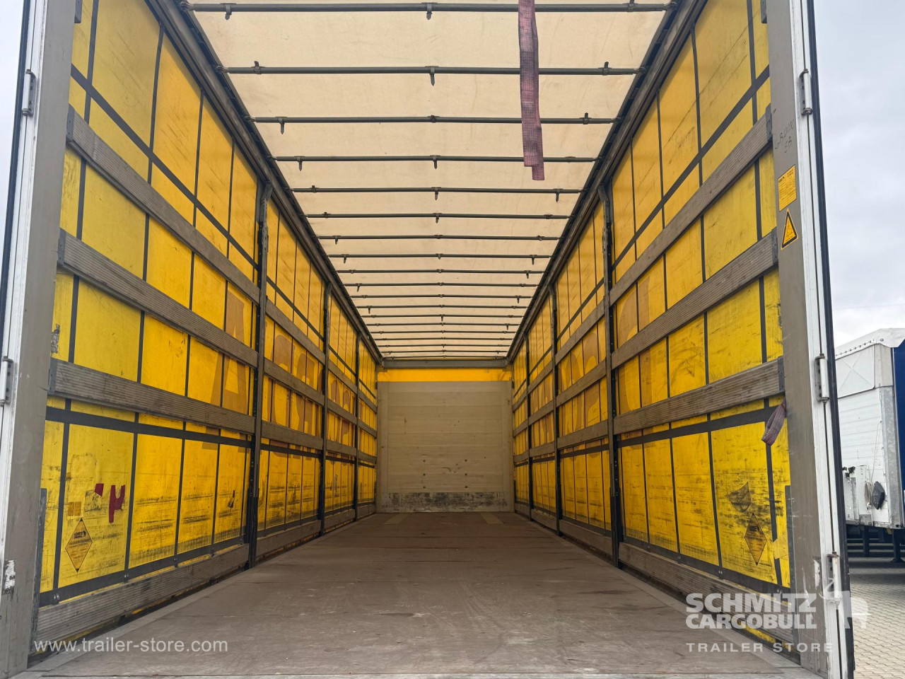 Schmitz Cargobull Curtainsider Standard 