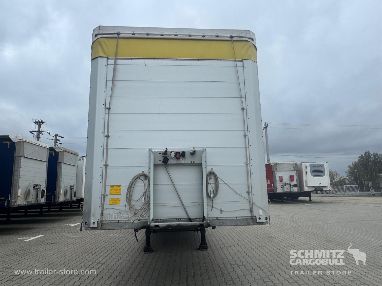 Schmitz Cargobull Curtainsider Standard 