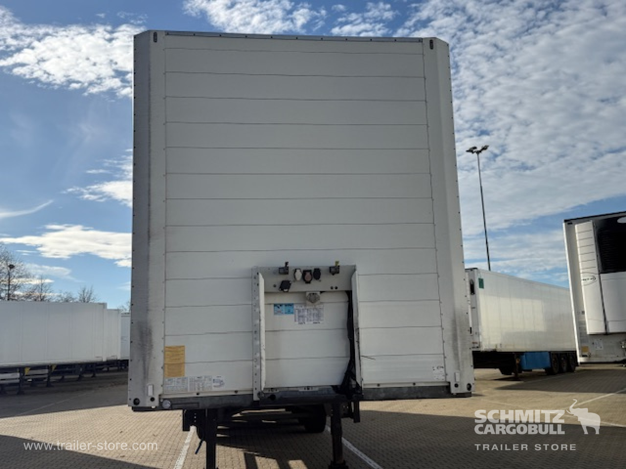 Schmitz Cargobull Oplegger Kasten Standard Taillift 