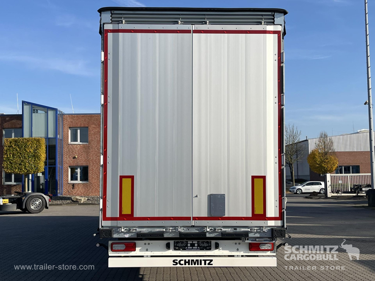 Schmitz Cargobull Curtainsider Mega Getränke 