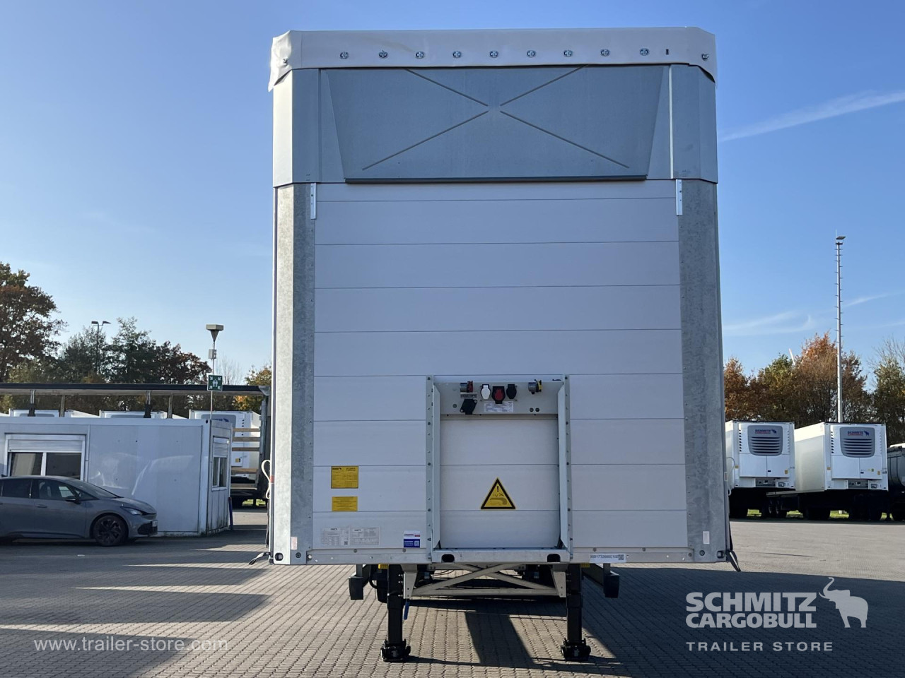 Schmitz Cargobull Curtainsider Mega Getränke 