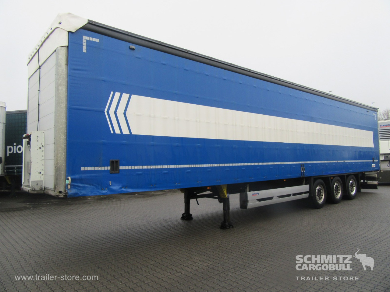 Schmitz Cargobull Curtainsider Standard Getränke 
