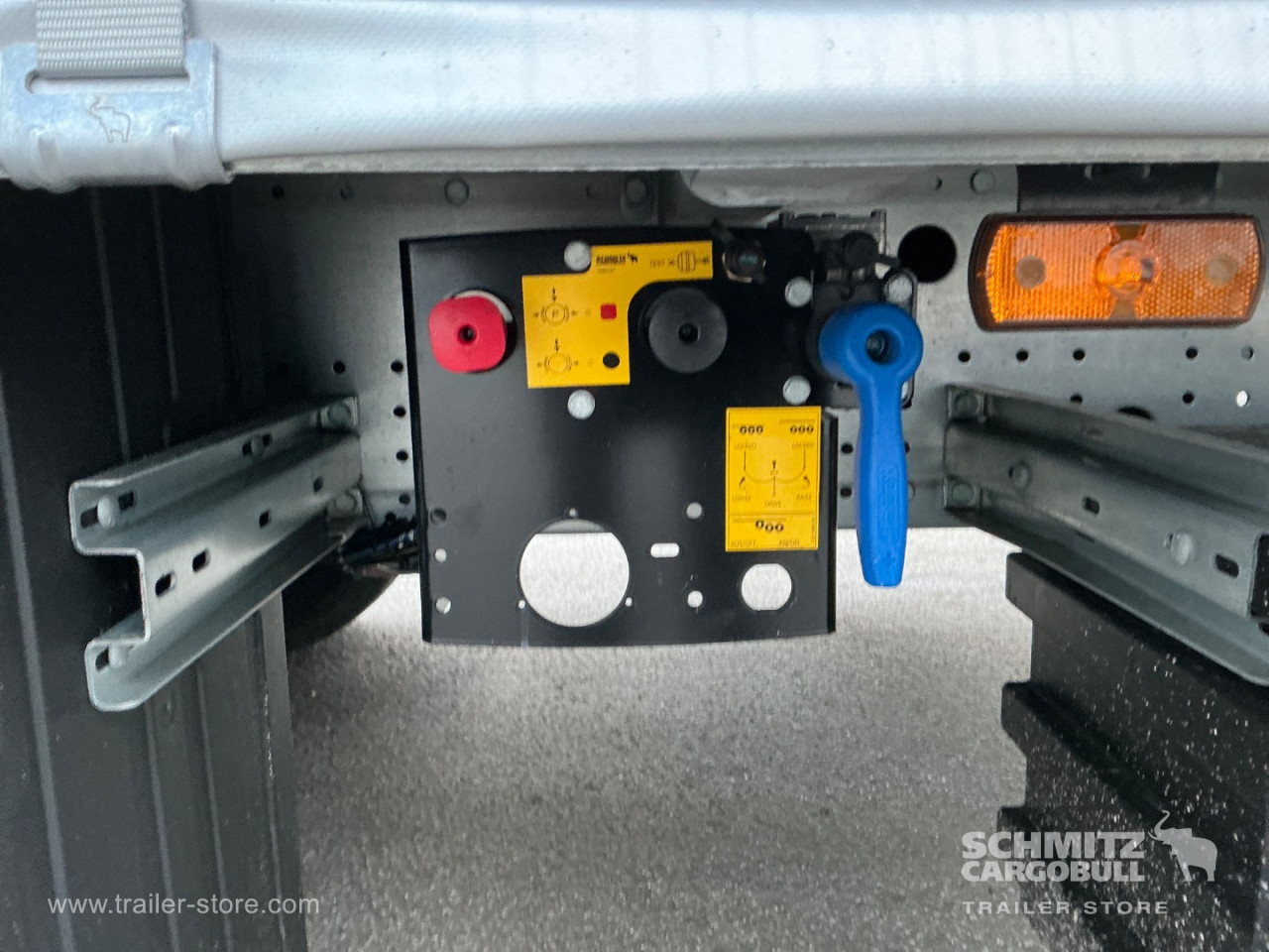 Schmitz Cargobull Curtainsider Mega 