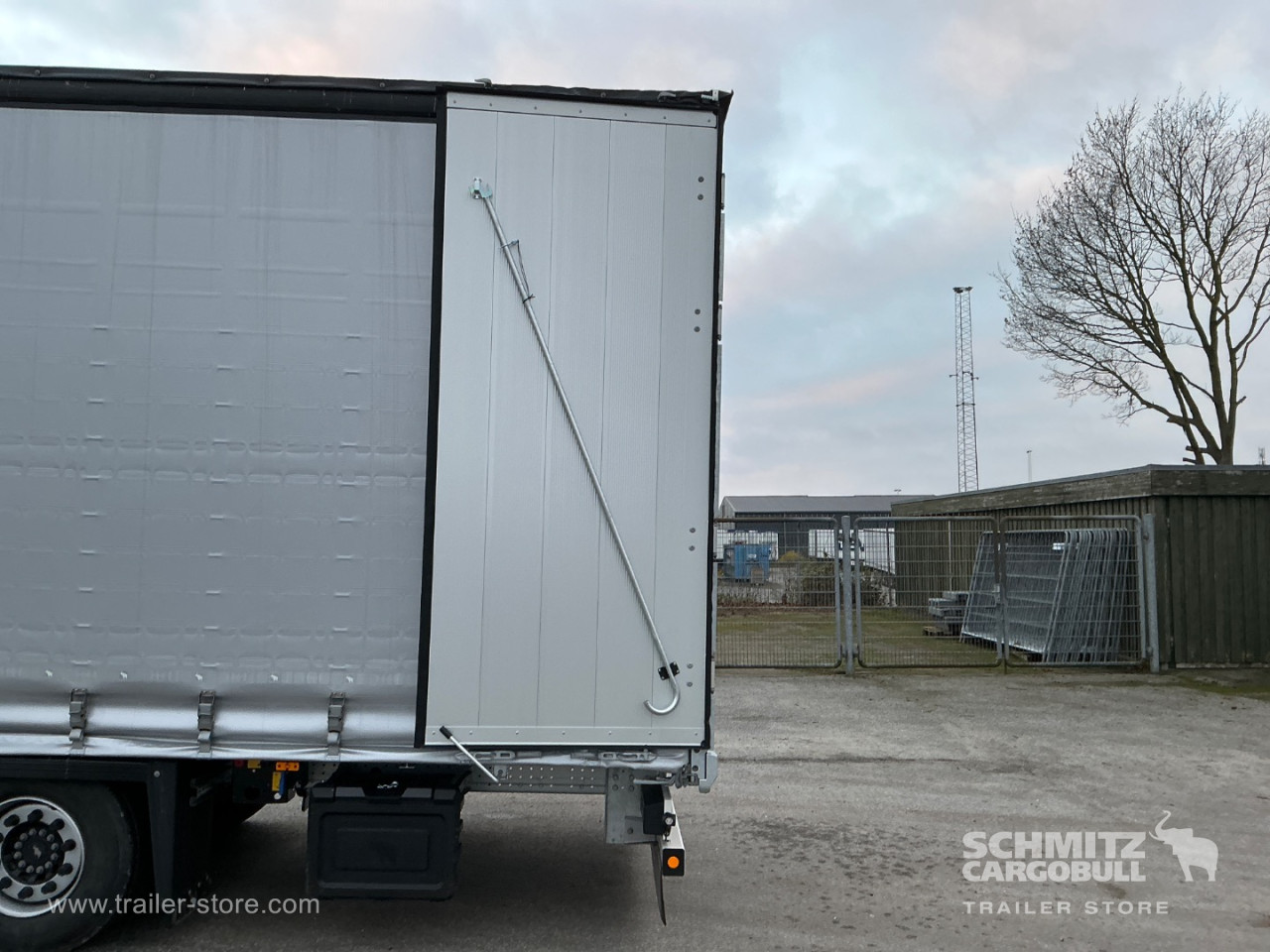 Schmitz Cargobull Curtainsider Mega 