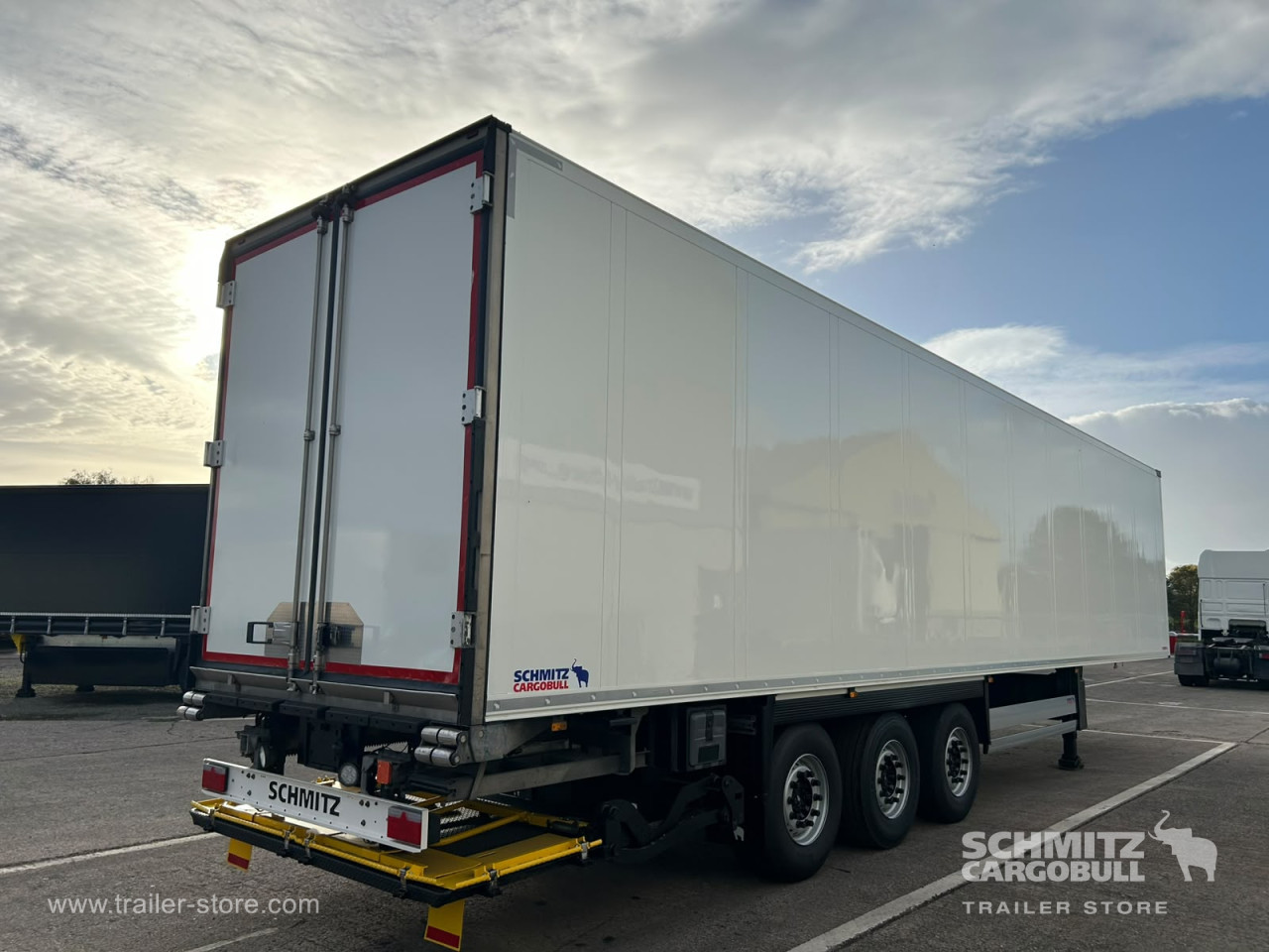 Schmitz Cargobull Reefer Multitemp Taillift 
