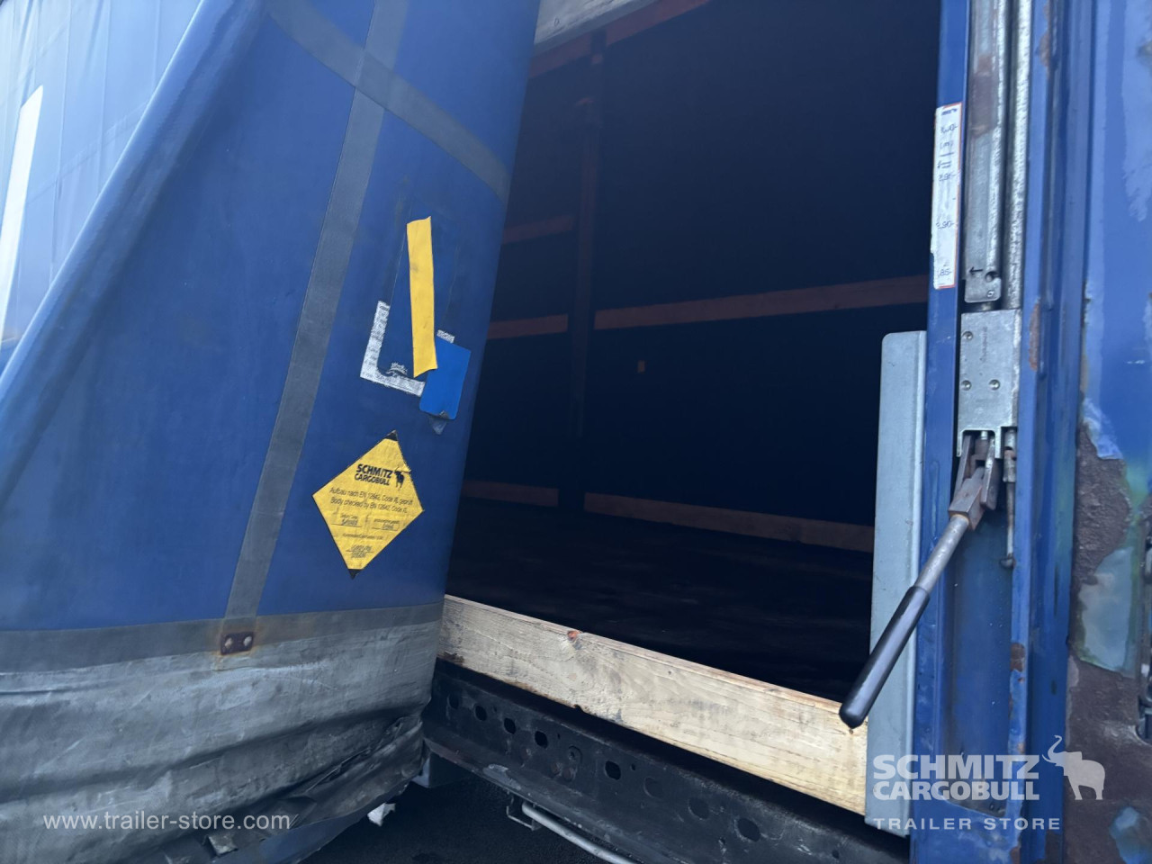 Schmitz Cargobull Curtainsider Mega 