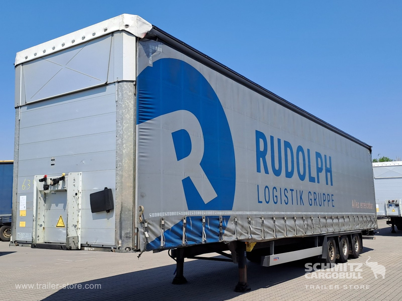 Schmitz Cargobull Curtainsider Mega Getränke 