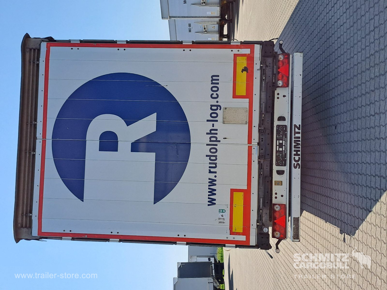 Schmitz Cargobull Curtainsider Mega Getränke 