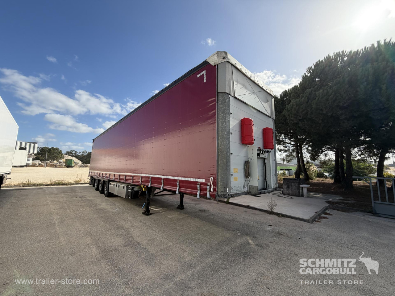Schmitz Cargobull Curtainsider Mega 