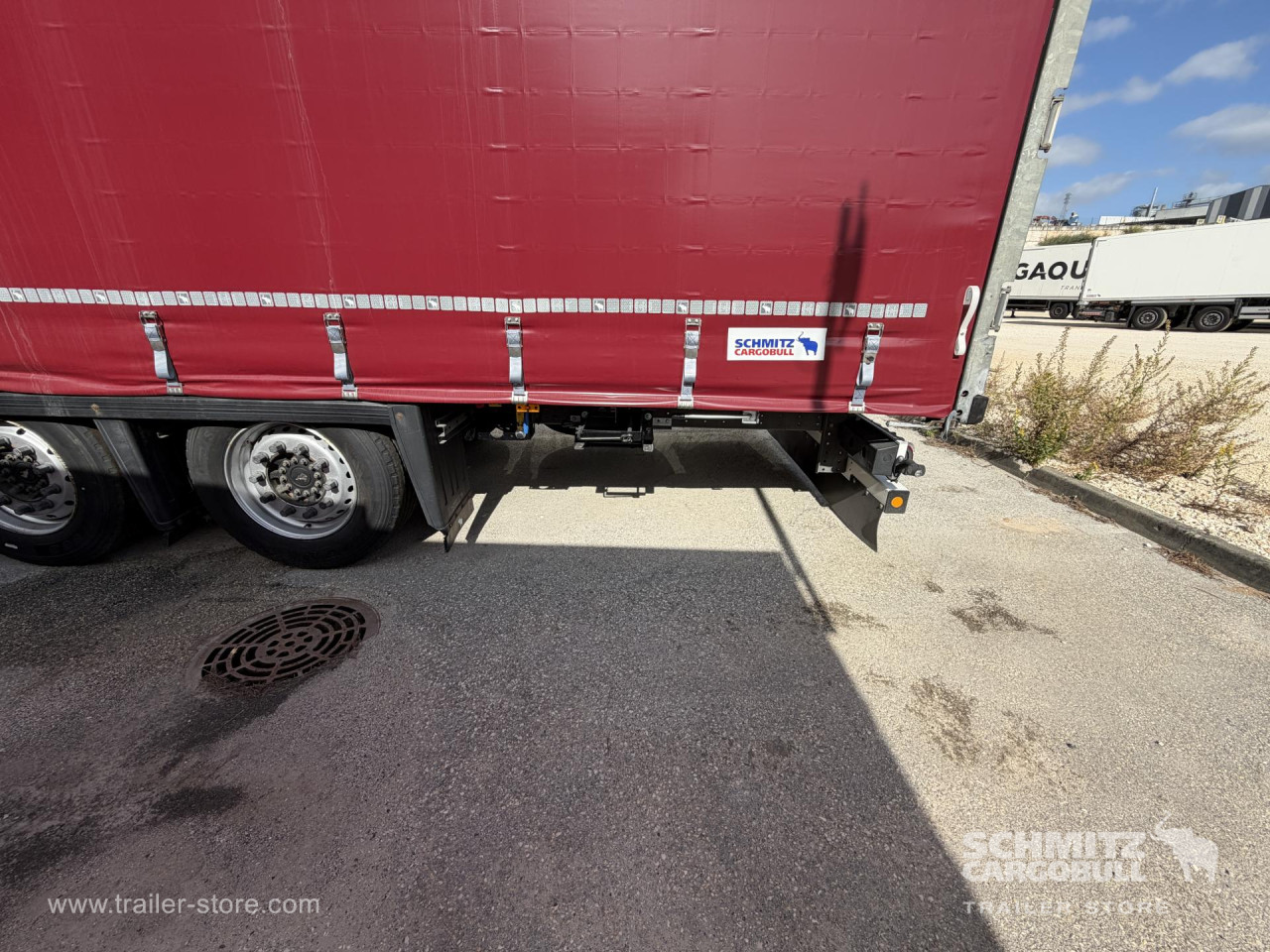 Schmitz Cargobull Curtainsider Mega 