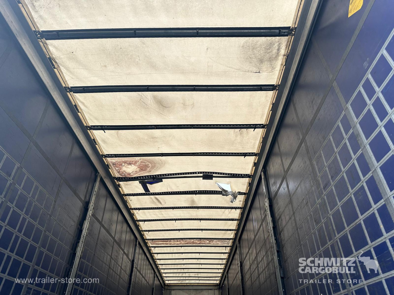Schmitz Cargobull Semitrailer Curtainsider Mega 