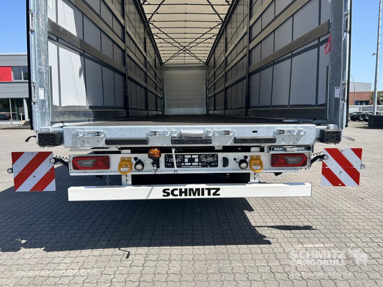 Schmitz Cargobull Curtainsider Standard 