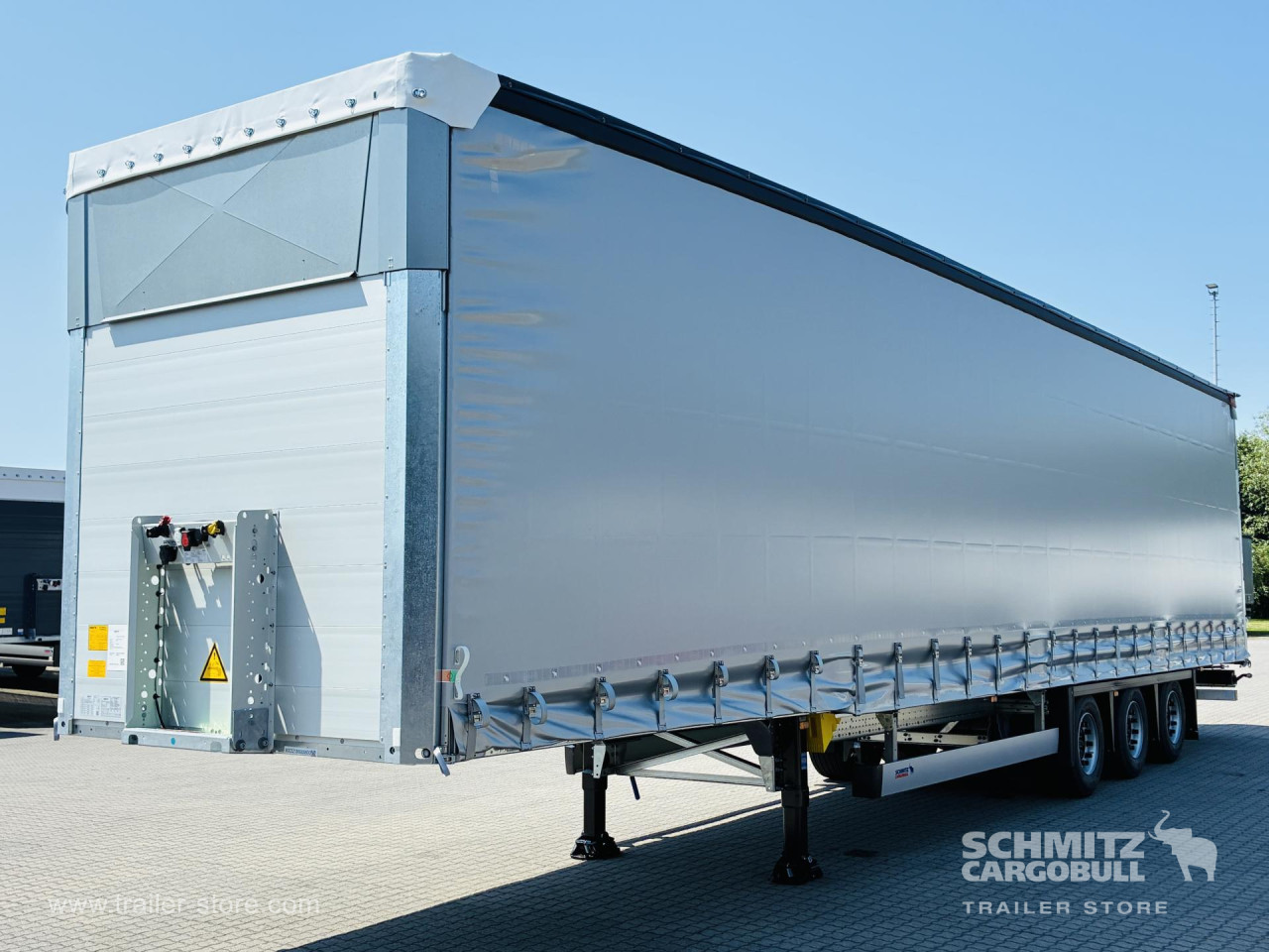 Schmitz Cargobull Curtainsider Mega Getränke 