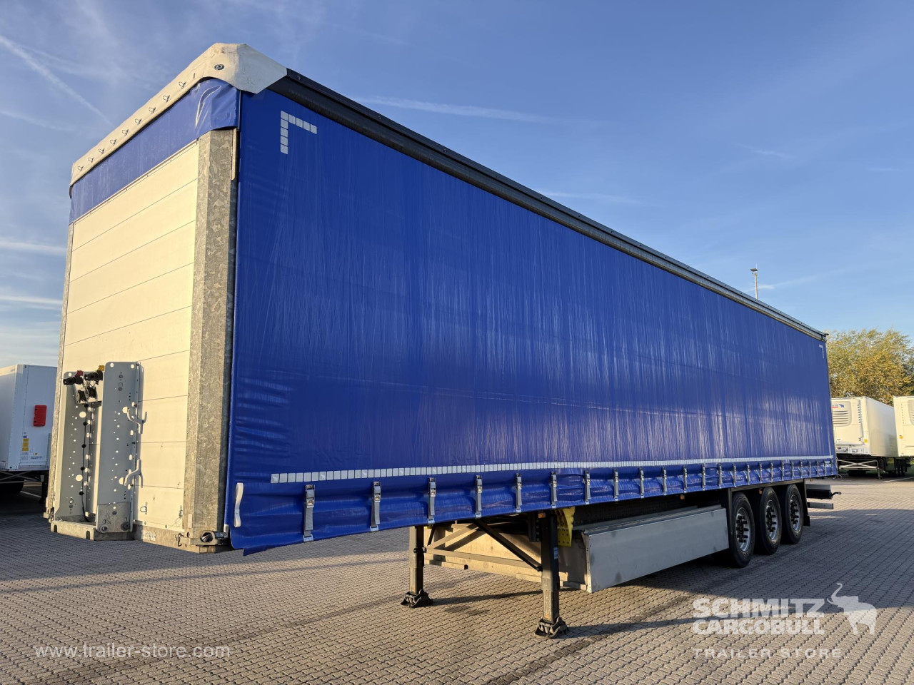 Schmitz Cargobull Curtainsider Standard Getränke 