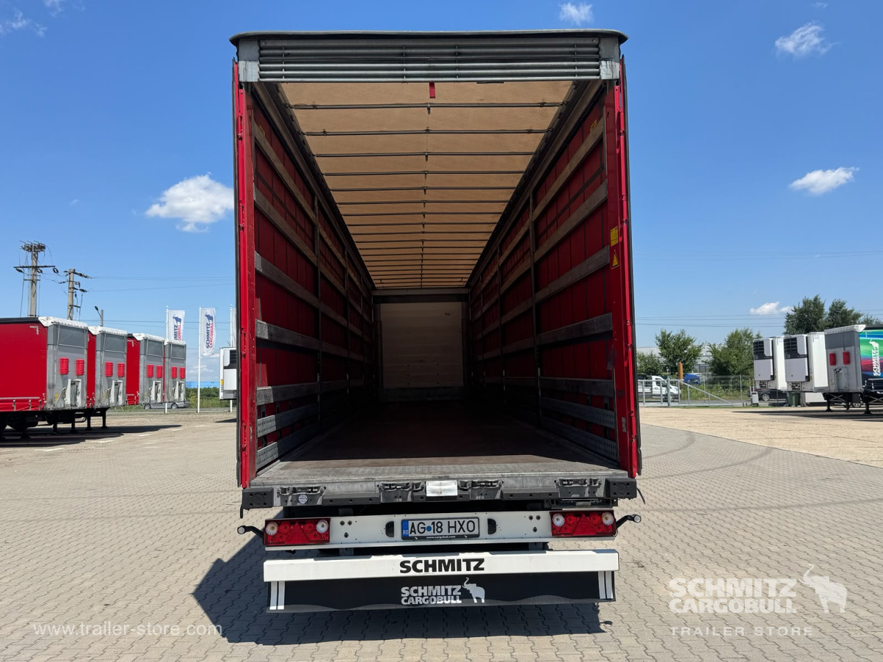 Schmitz Cargobull Curtainsider Mega 