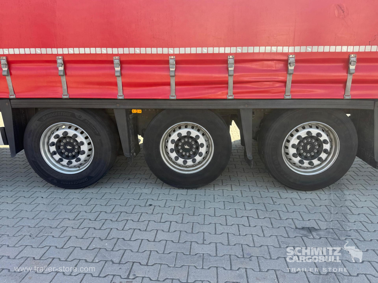 Schmitz Cargobull Curtainsider Mega 