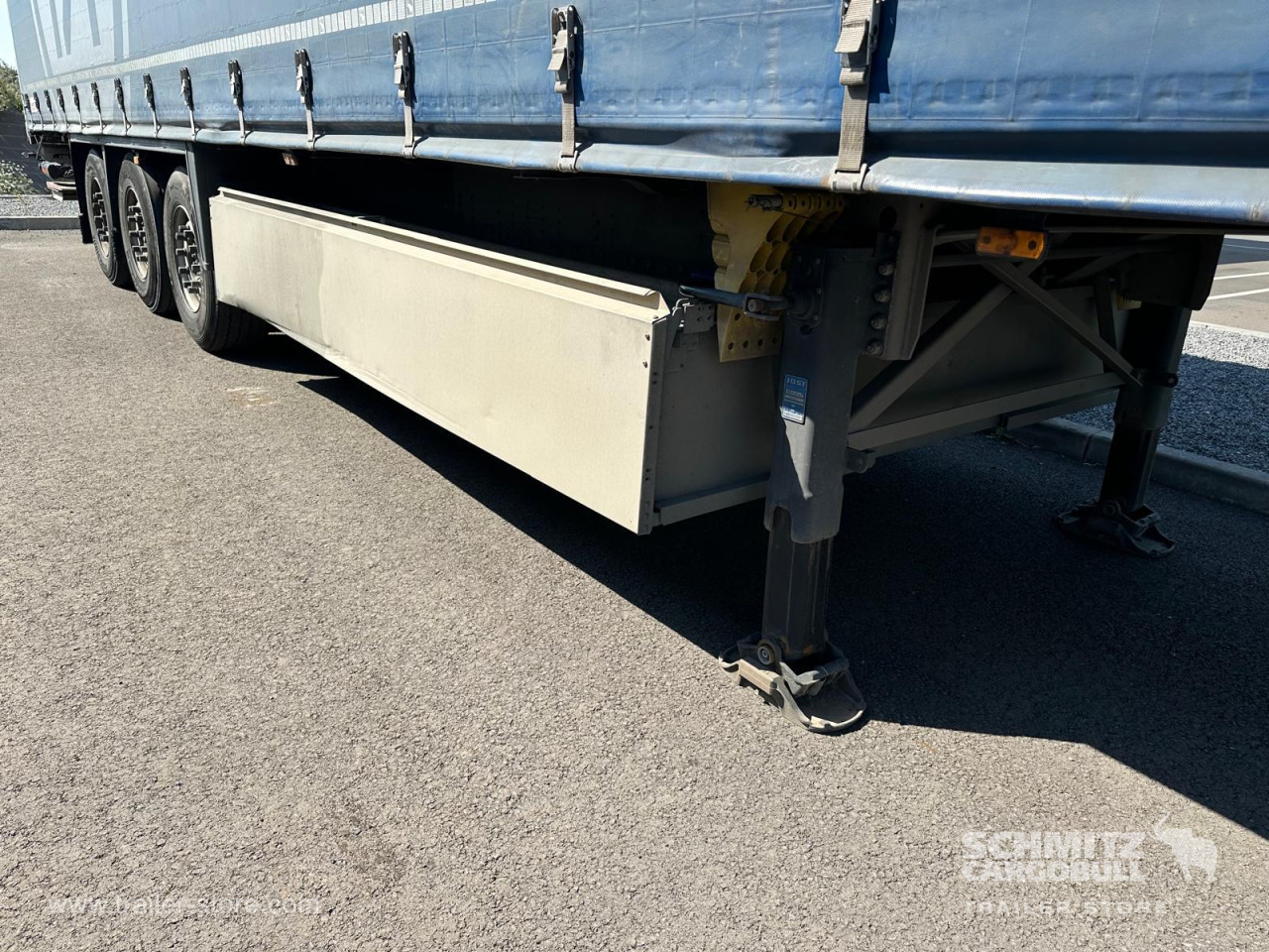 Schmitz Cargobull Semitrailer Curtainsider Standard Hayon 