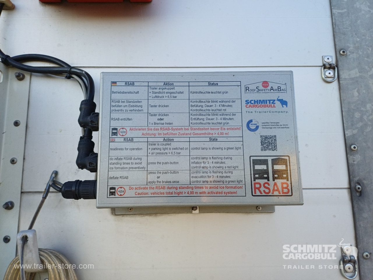 Schmitz Cargobull Curtainsider Mega 