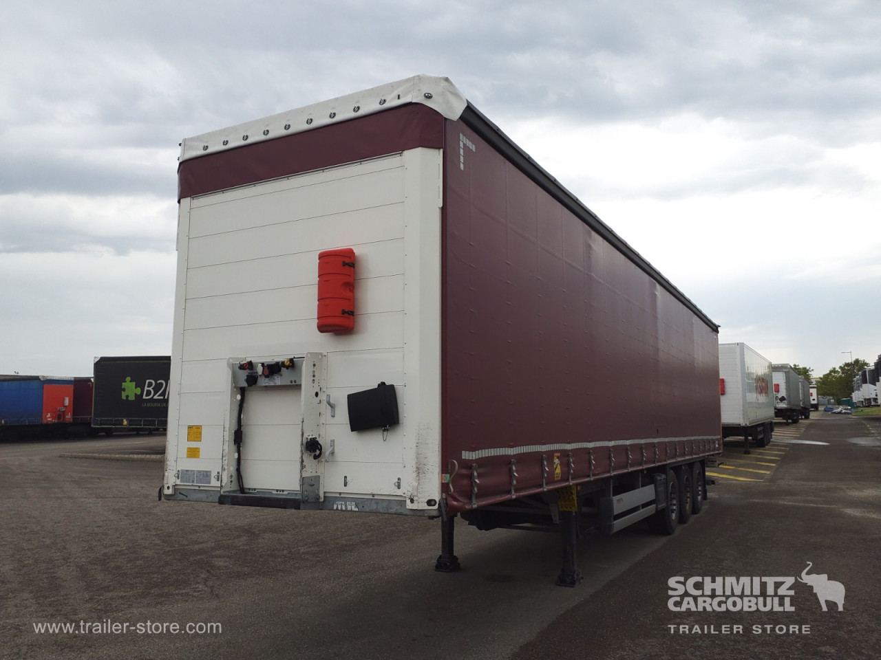 Schmitz Cargobull Semitrailer Curtainsider Standard Hayon 