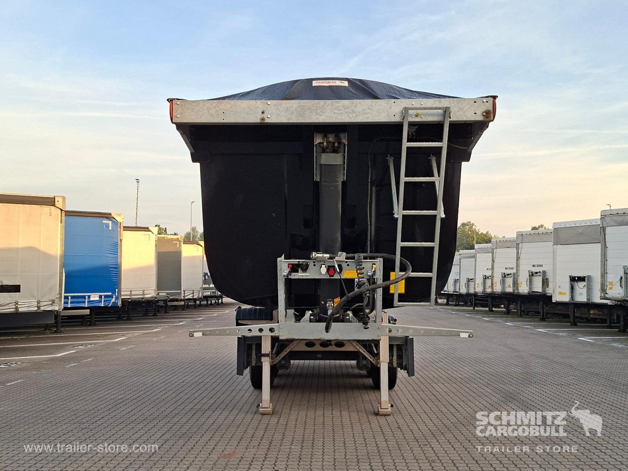 Schmitz Cargobull Kipper Stahlrundmulde 33m³ 